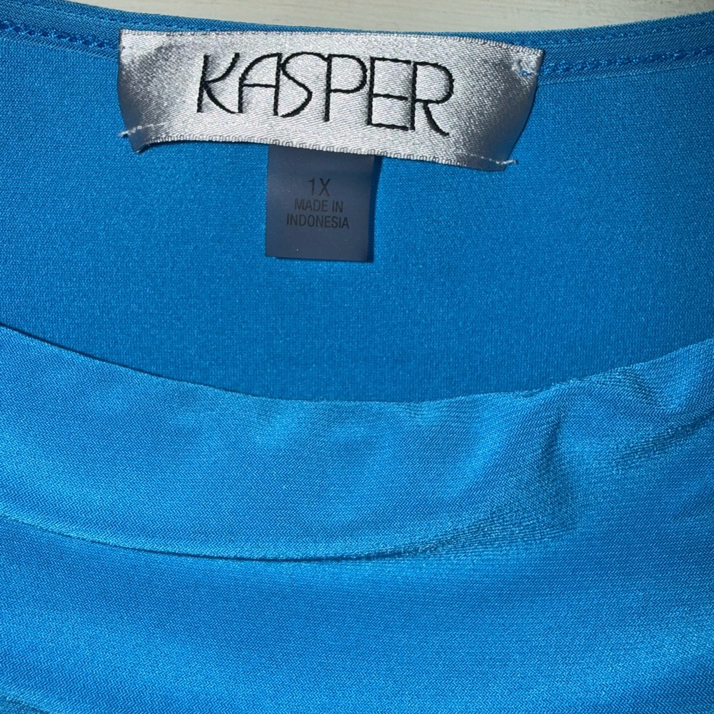 Kasper Women's Blouse. Size 1x. - Picture 2 of 2